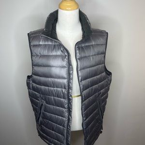 Men’s American Eagle puffer vest